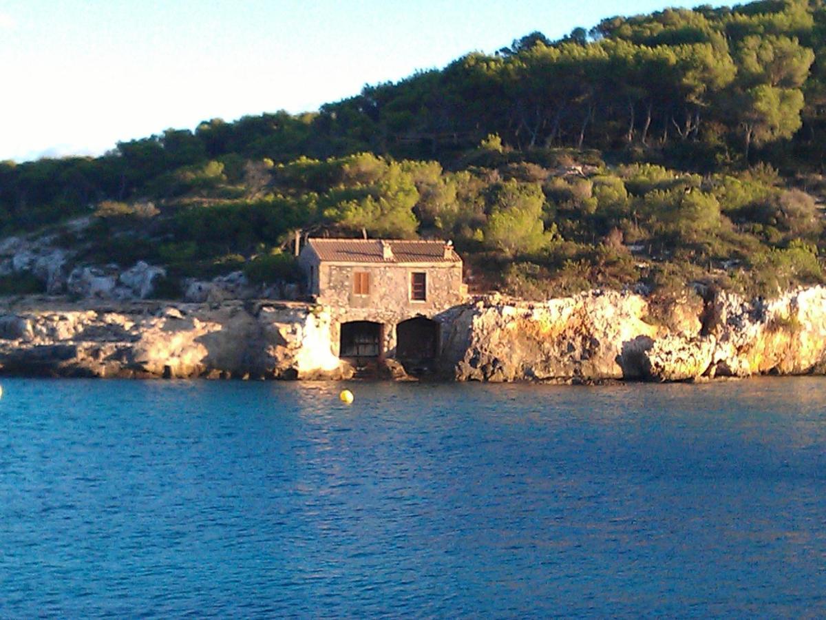 Ses Rotes Ferienhaus
