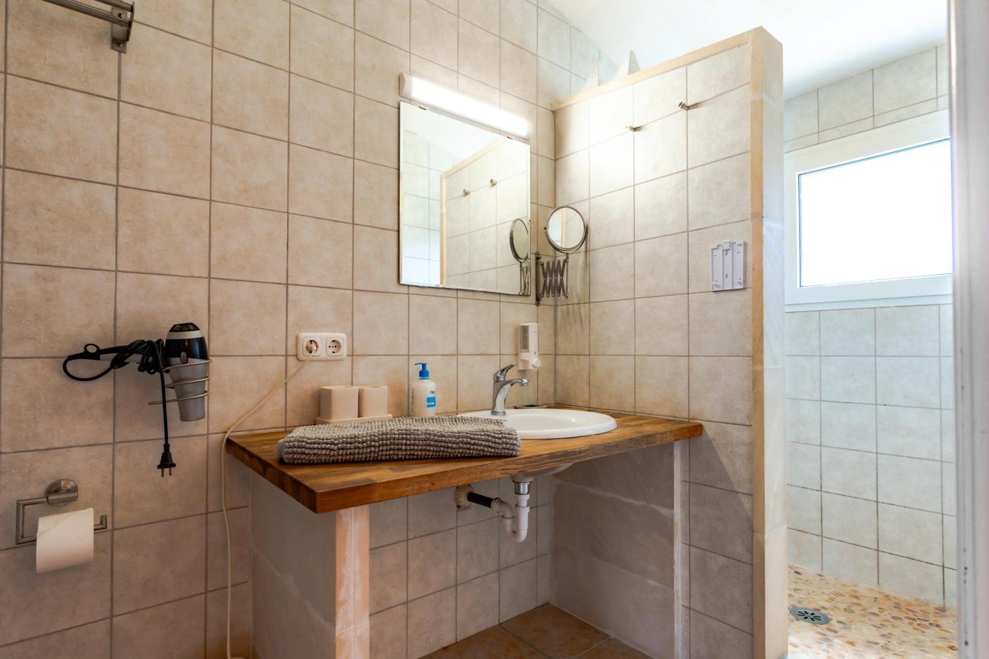 Ses Rotes Ferienhaus